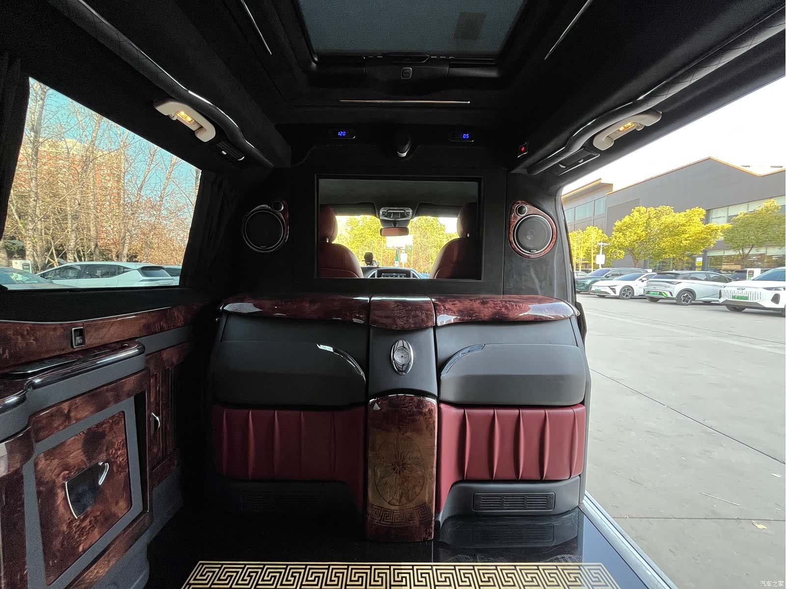 Mercedes-Benz 9, 2018 29