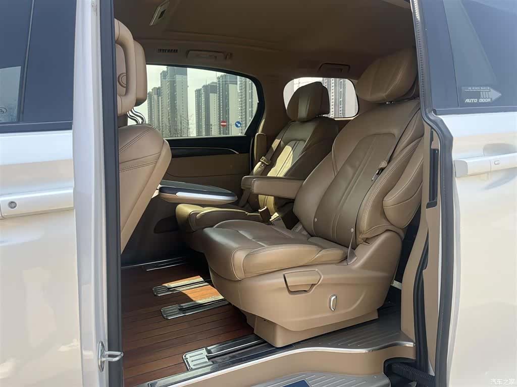Buick GL8, 2021 6