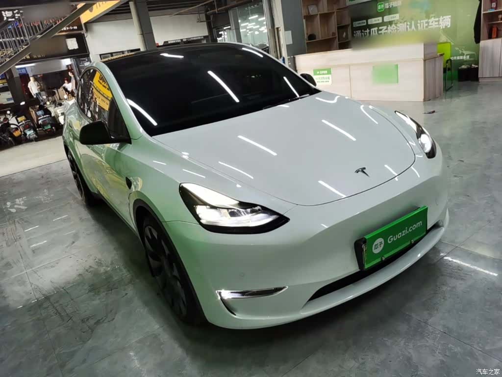 Tesla Model Y, 2022 4