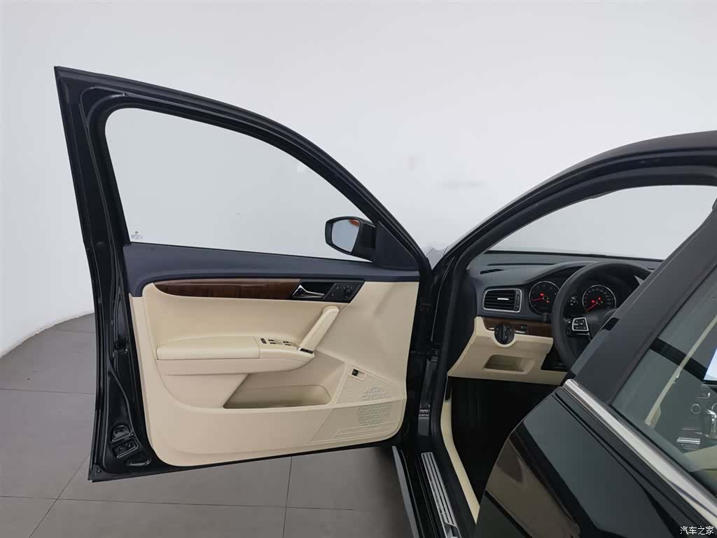 Volkswagen Lavida, 2013 8