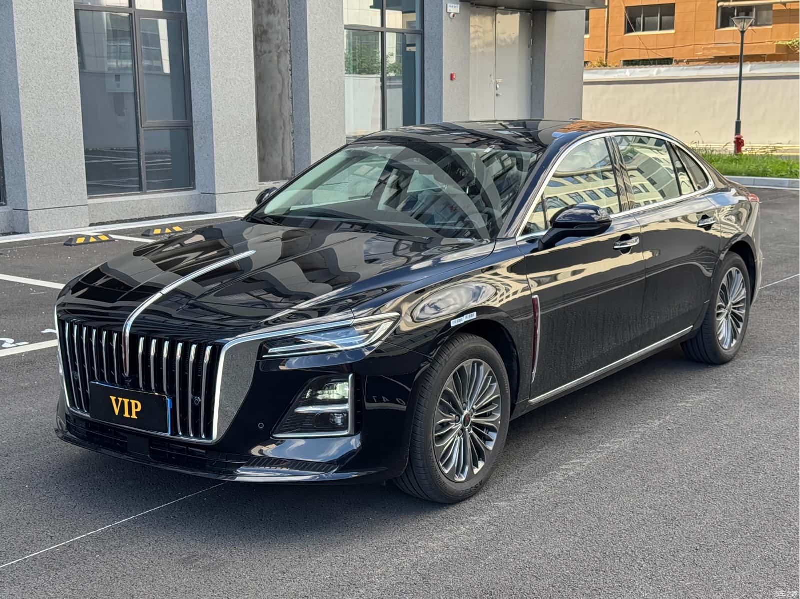 Hongqi H5