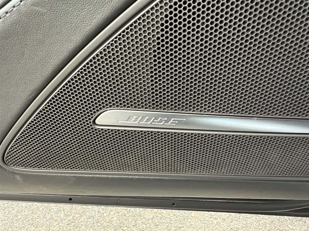 Audi A8L, 2011 10