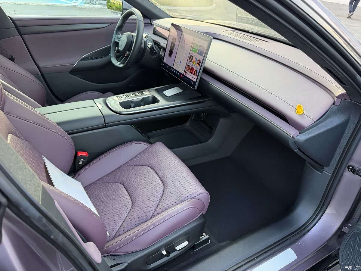 Xiaomi SU7, 2024 12
