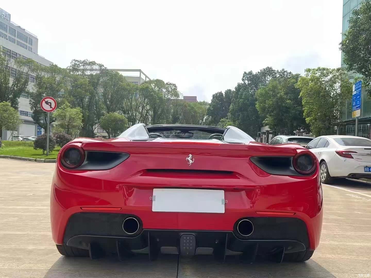 Ferrari 488, 2017 8