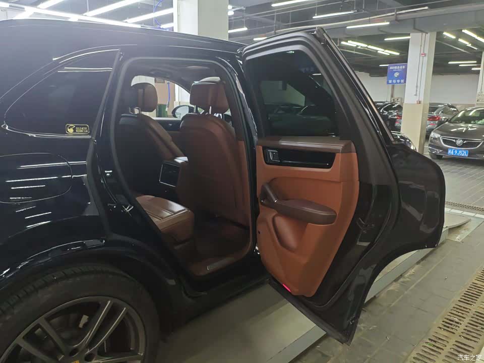 Porsche Cayenne, 2022 14