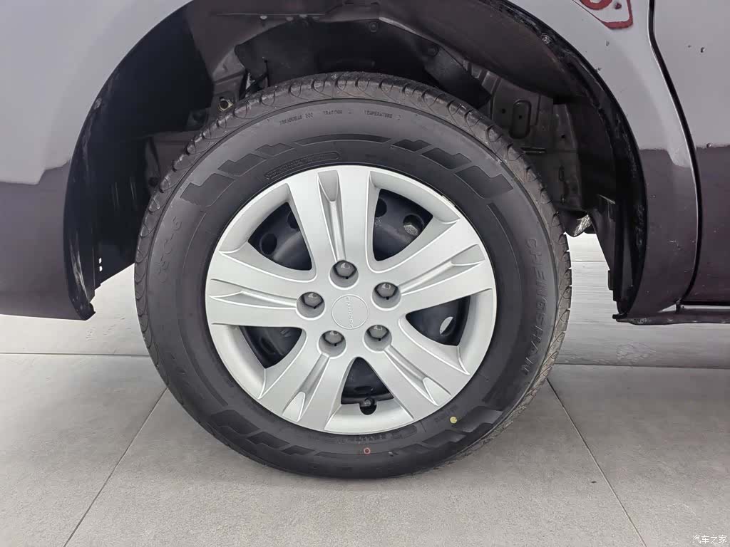 DongFeng M5, 2025 17