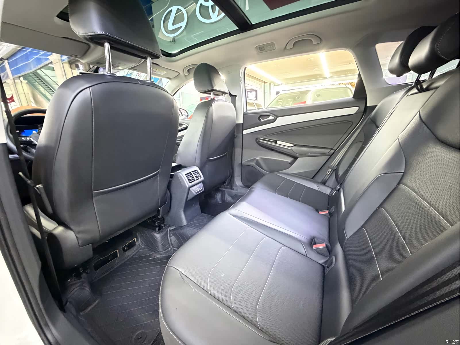 Volkswagen VS7, 2023 7