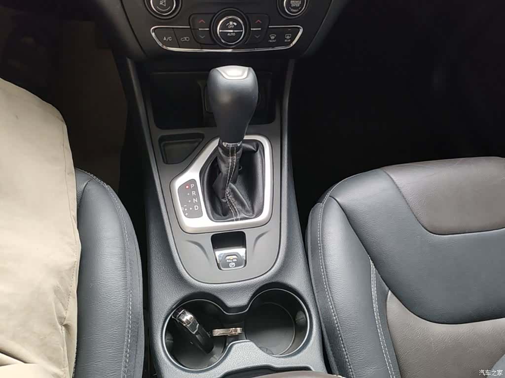 Jeep Cherokee, 2017 14