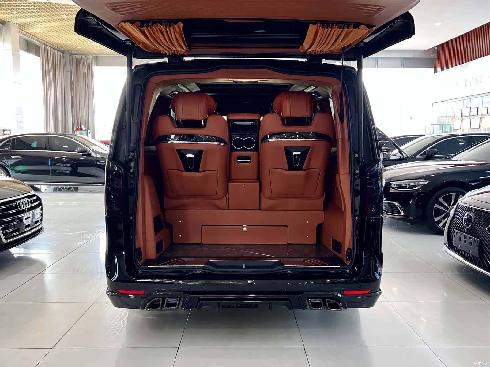 Mercedes-Benz V-Class, 2022 29