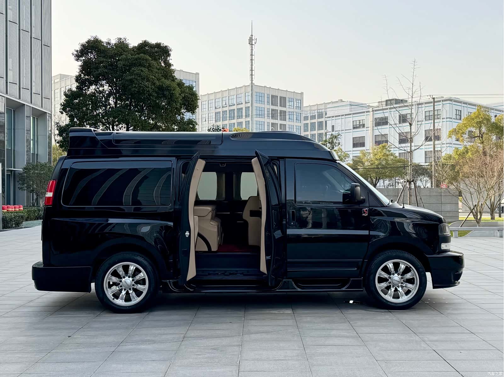 GMC SAVANA, 2017 3