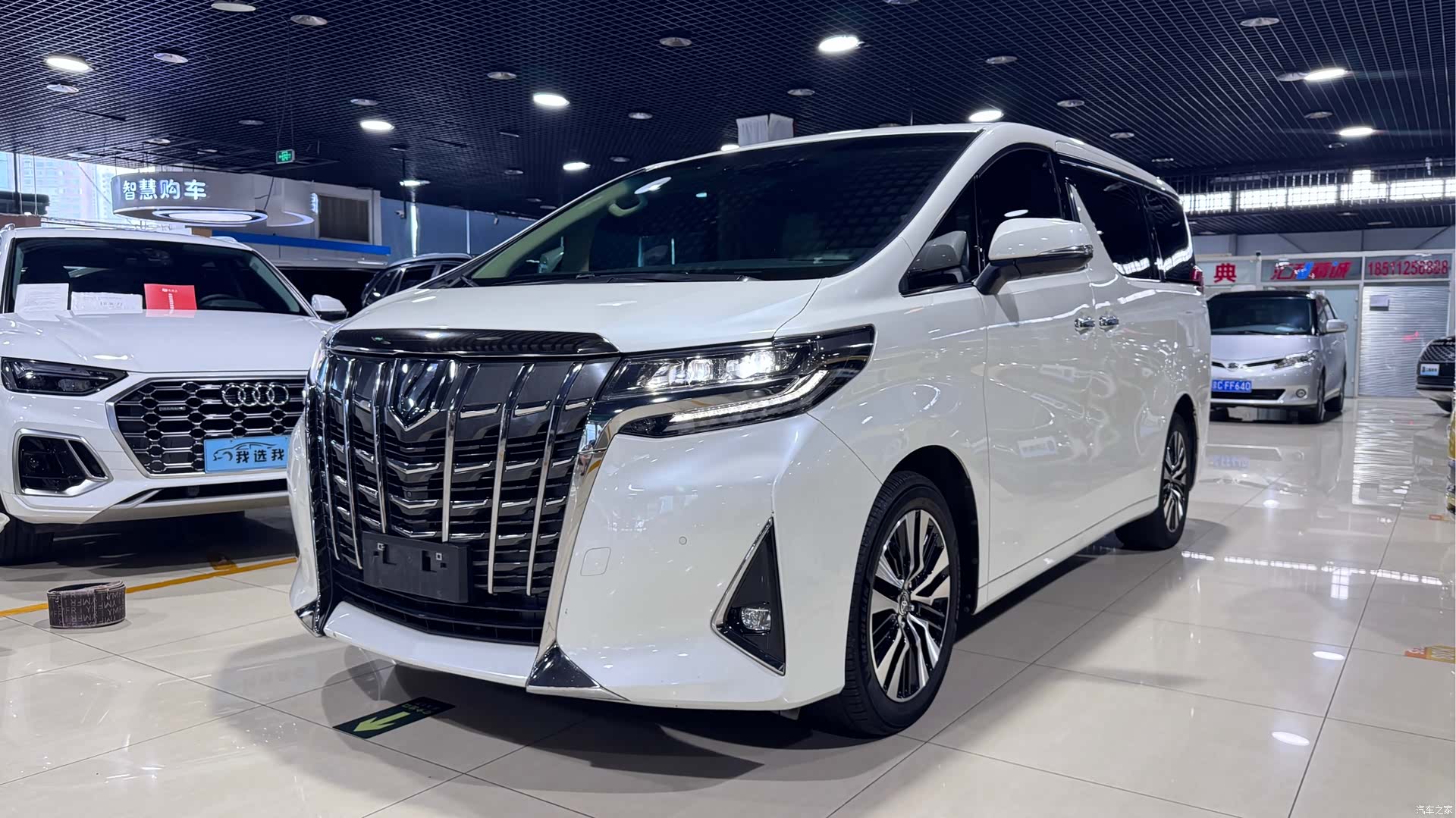 Toyota Alphard, 2022 1