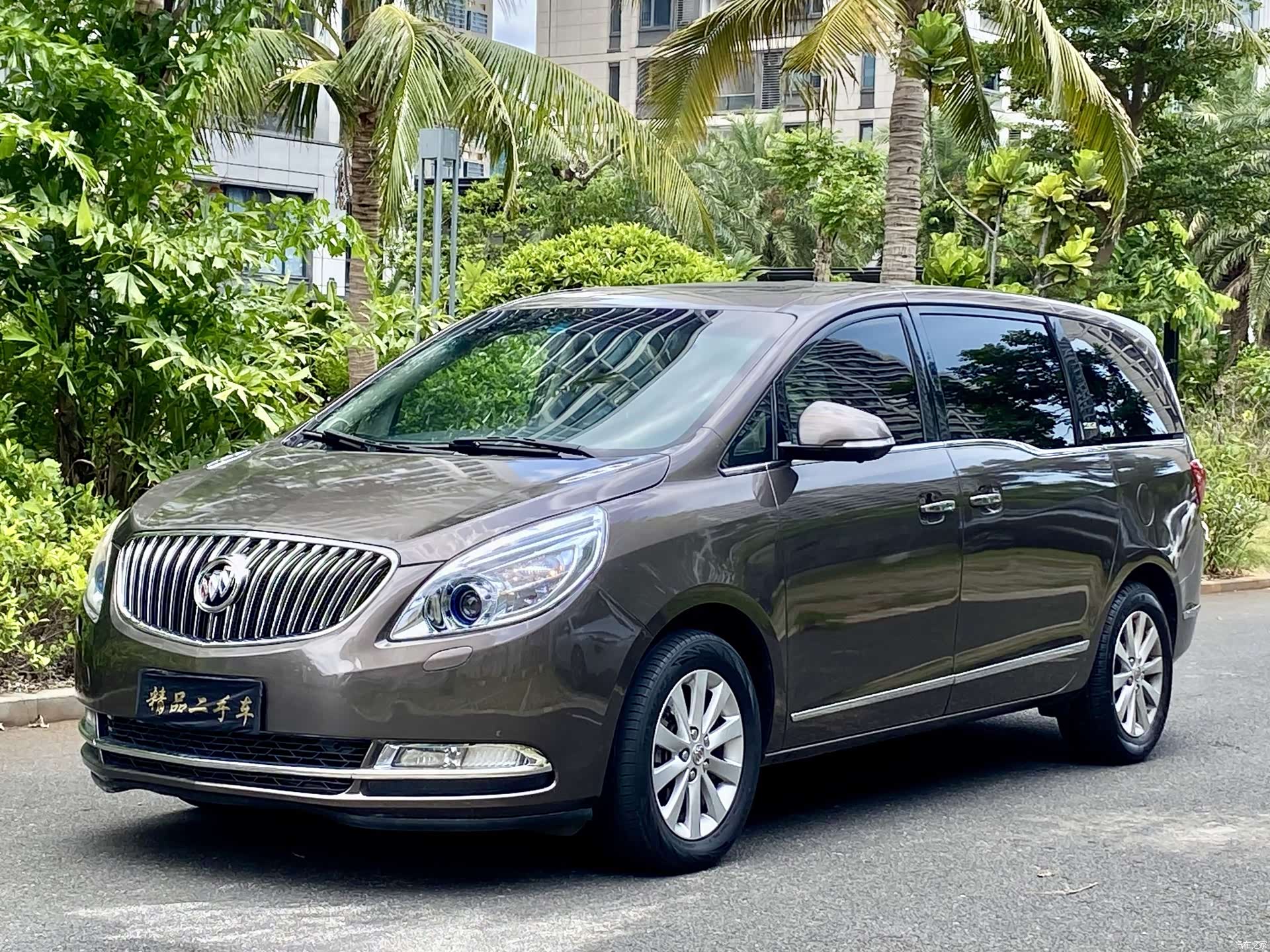 Buick GL8, 2016 1