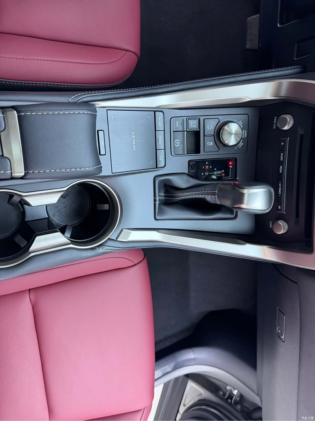 Lexus NX, 2021 12