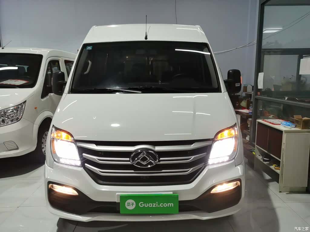 Maxus V80, 2026 3