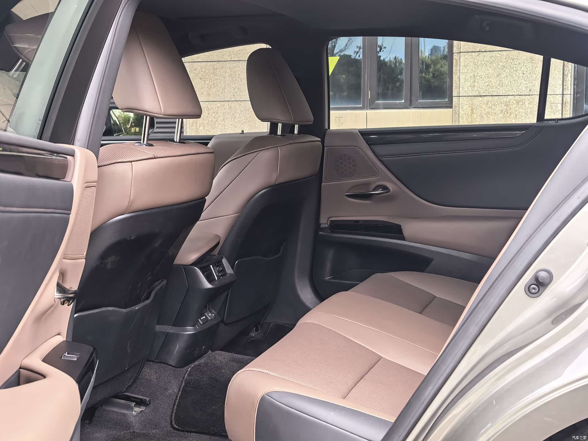 Lexus ES, 2024 11