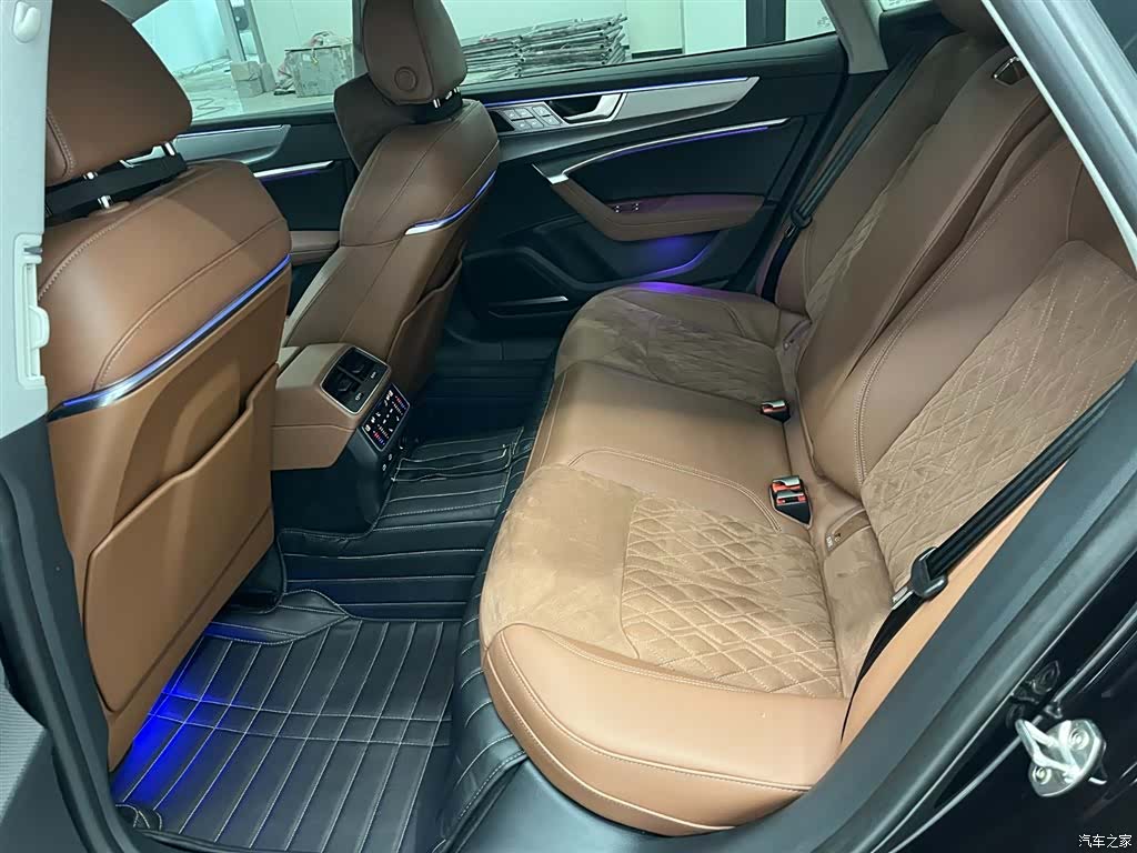 Audi A7L, 2024 13