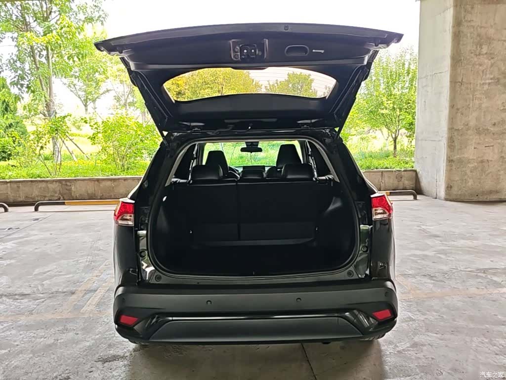 Toyota Frontlander, 2022 19
