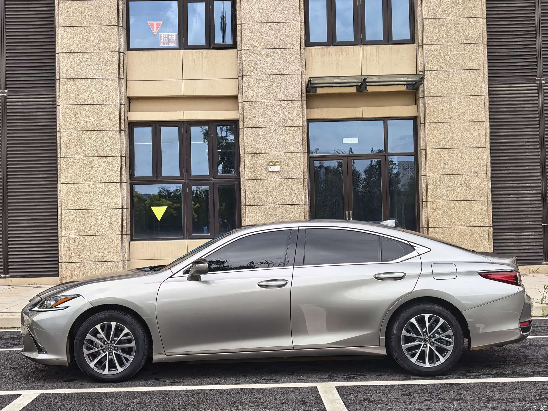 Lexus ES, 2024 8