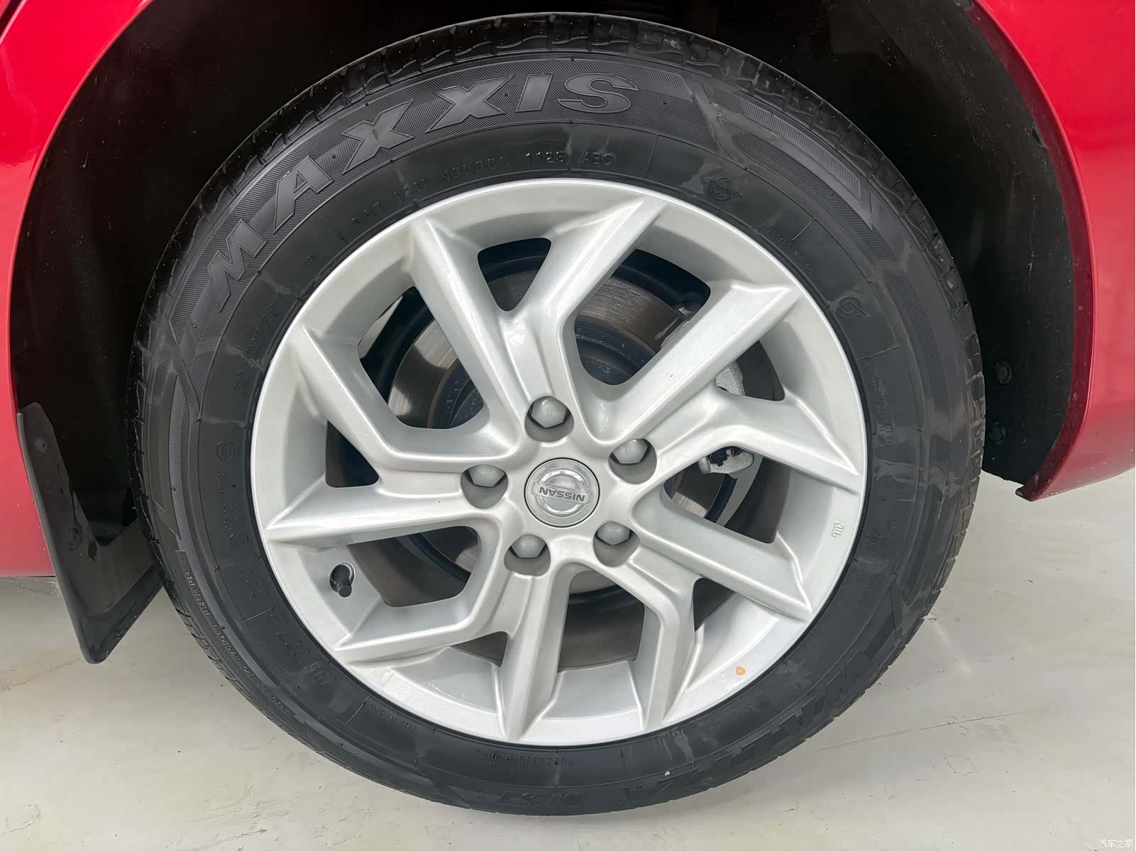 Nissan Tiida, 2023 12