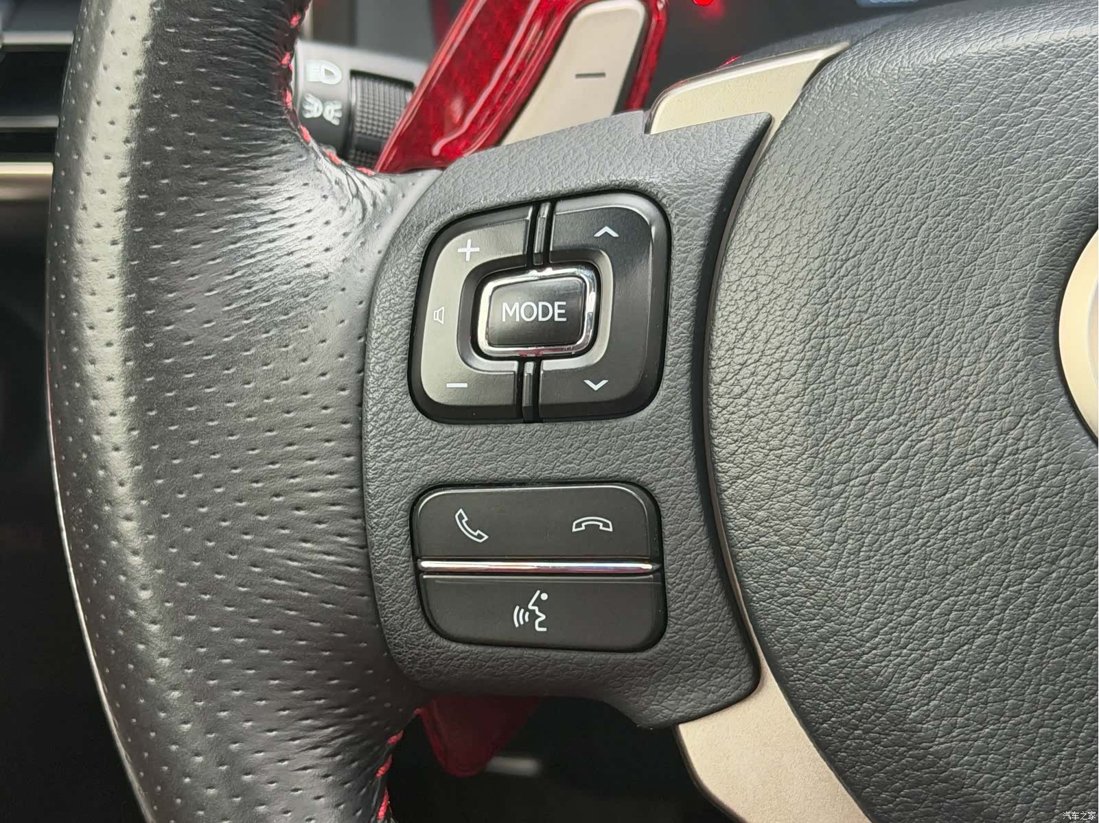 Lexus IS, 2019 16