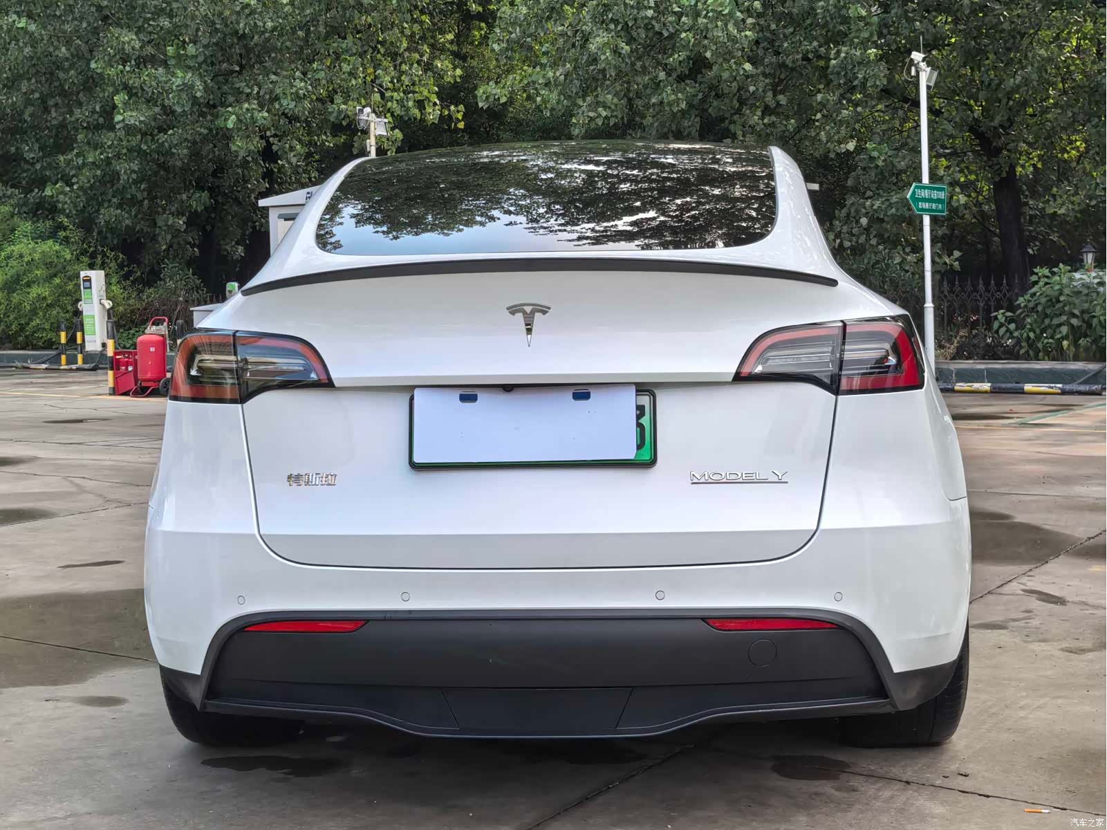 Tesla Model Y, 2023 16