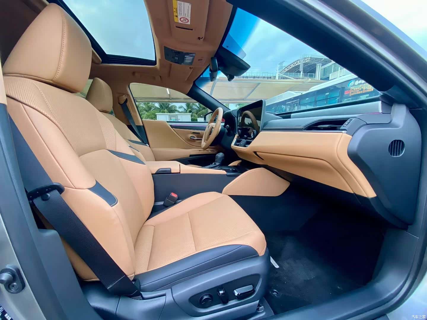Lexus ES, 2025 7