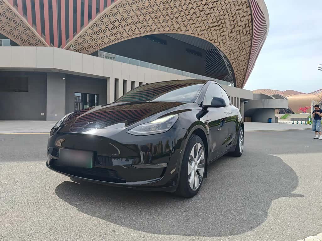 Tesla Model Y, 2022 все фото