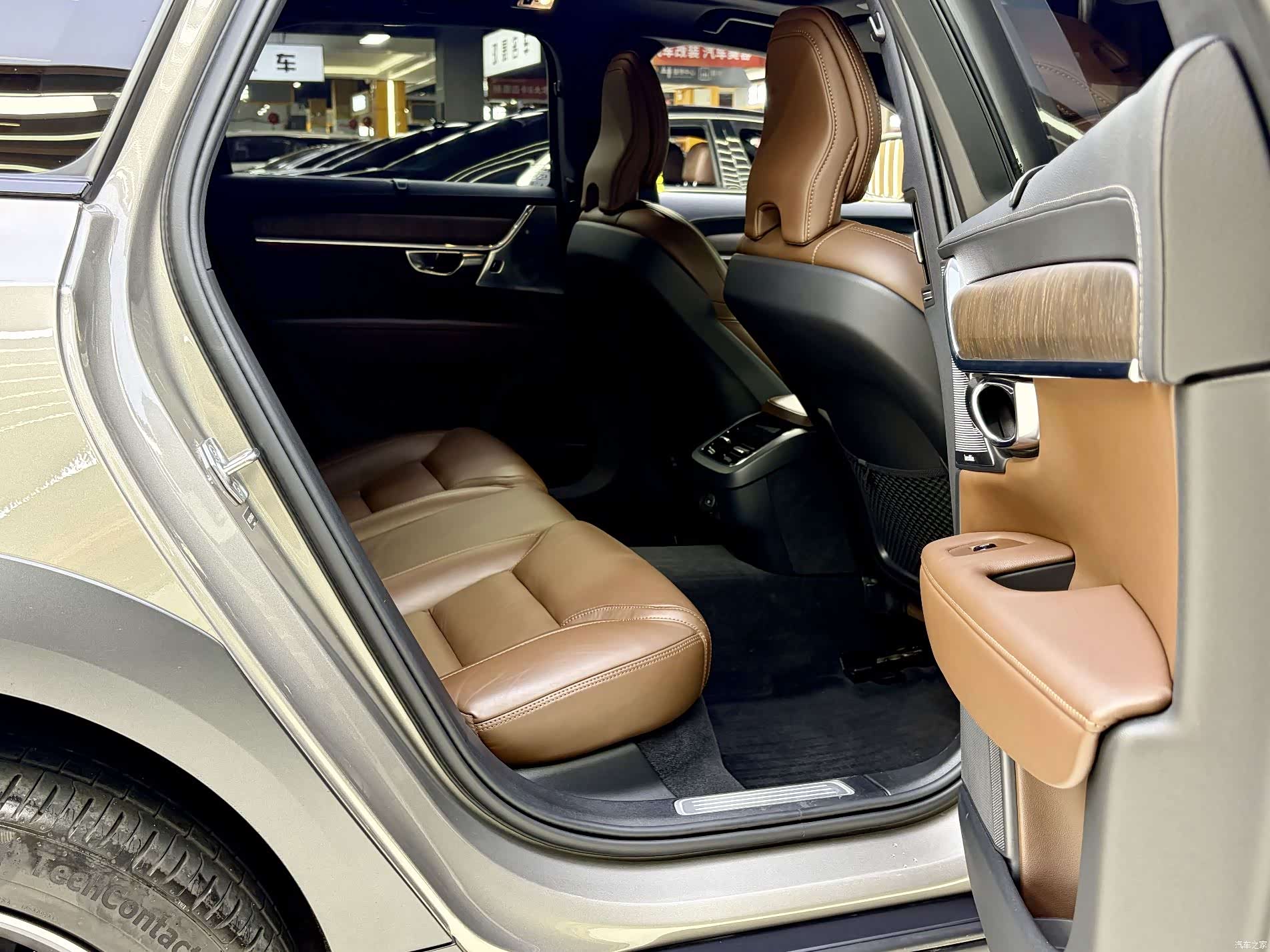 Volvo V90, 2021 10