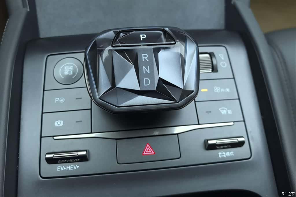 BYD Qin, 2025 16