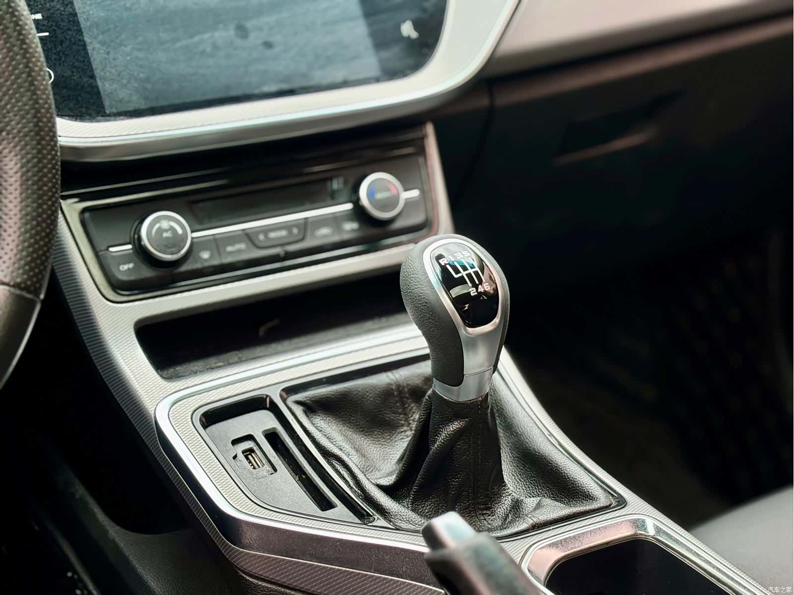 Geely Emgrand, 2019 17