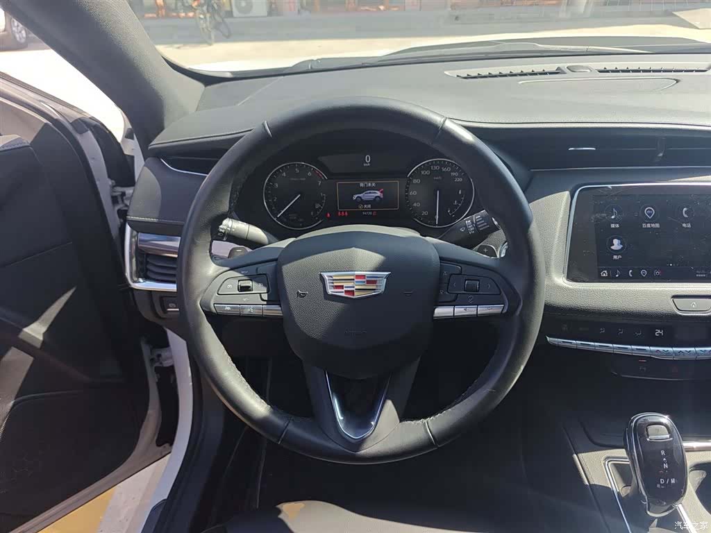 Cadillac XT4, 2022 11