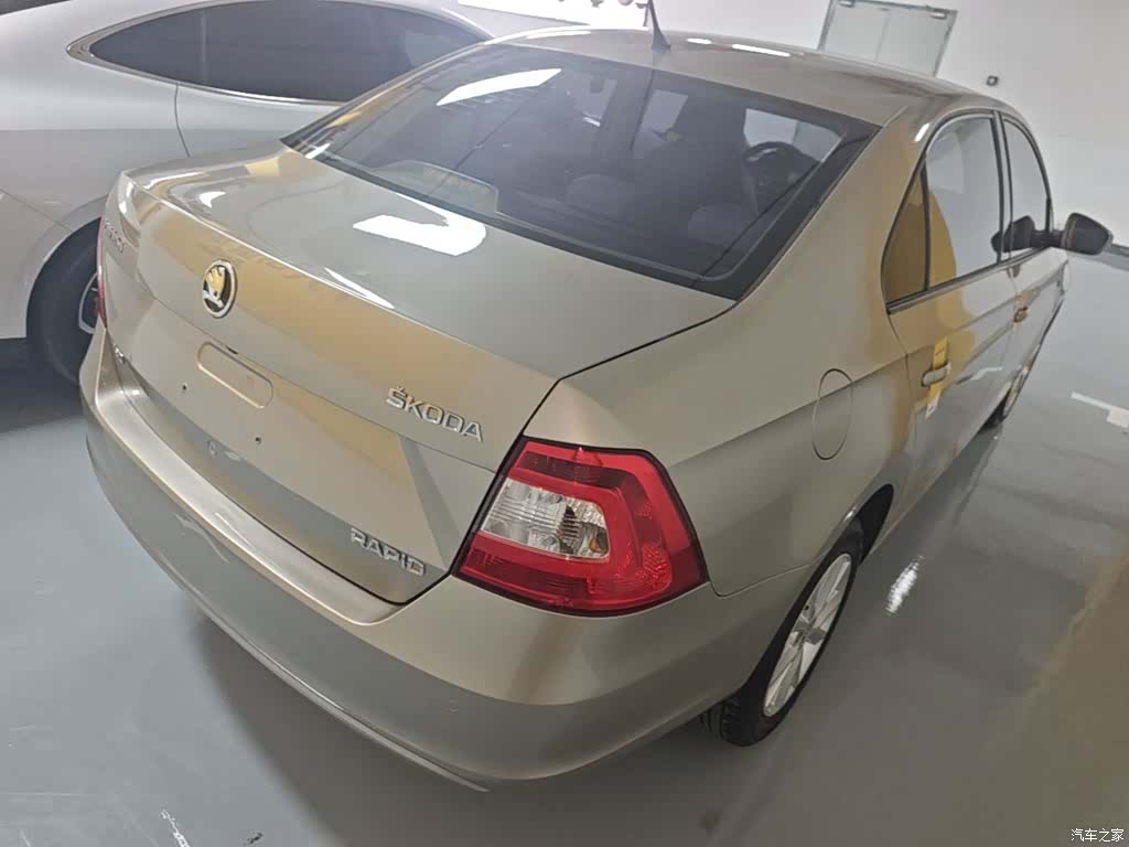 Skoda Rapid, 2016 7