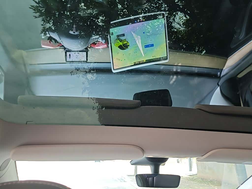 Tesla Model Y, 2023 18