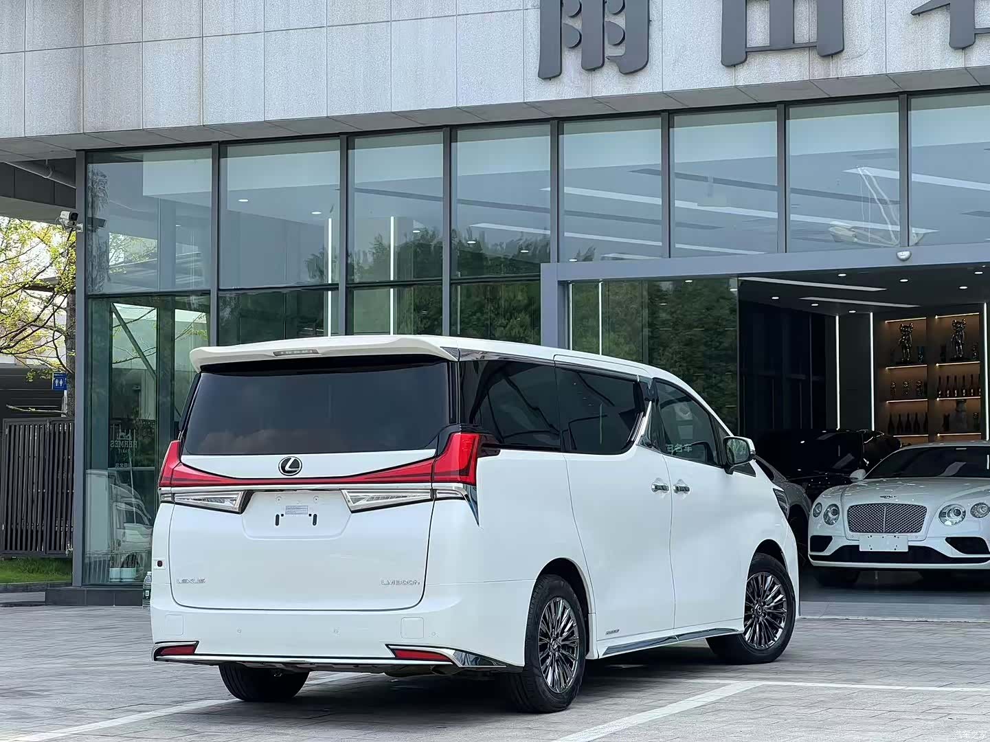 Toyota Alphard, 2019 9