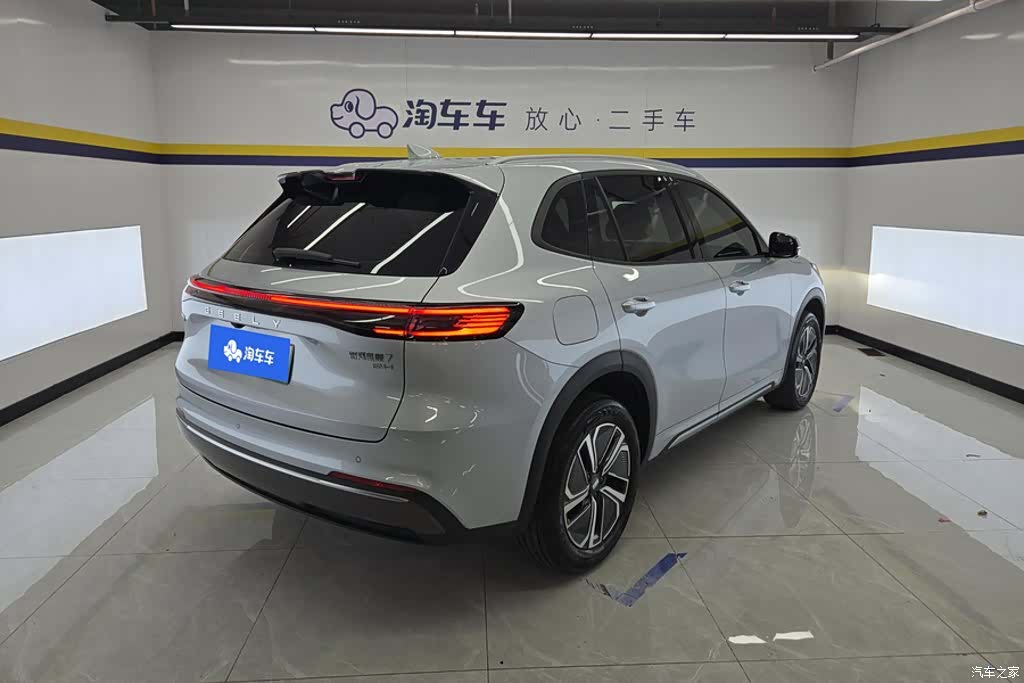 Geely 7, 2025 3
