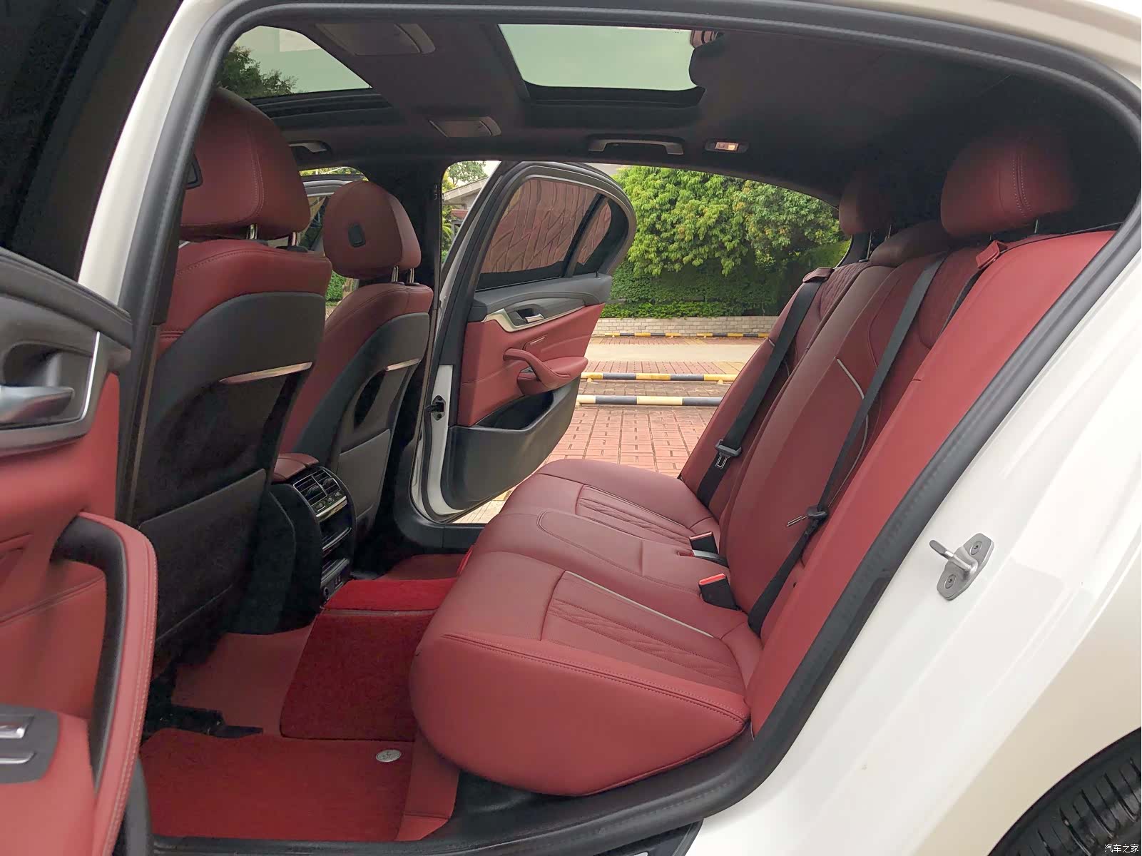 BMW 5 Series, 2023 14