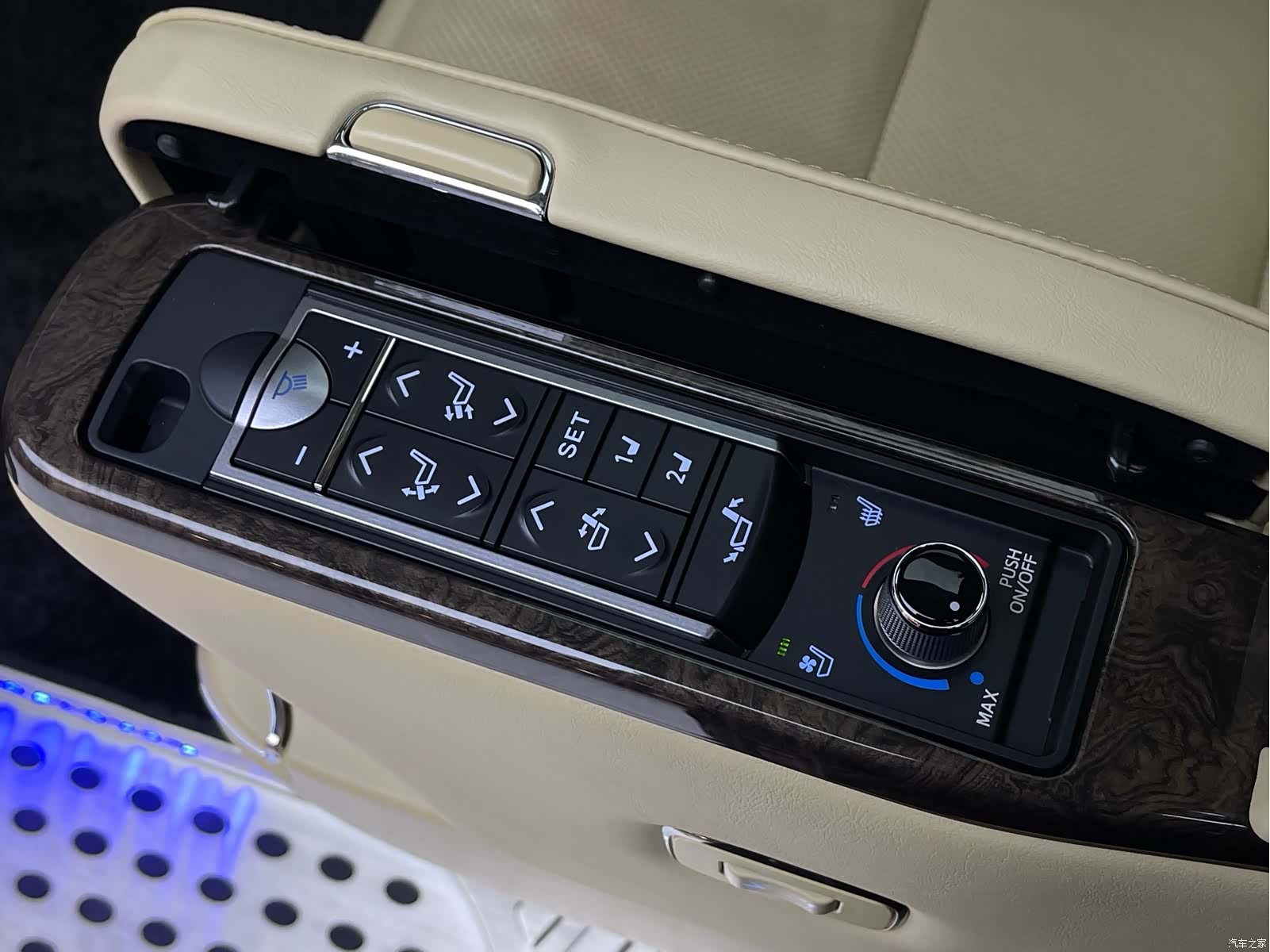 Toyota Alphard, 2021 9
