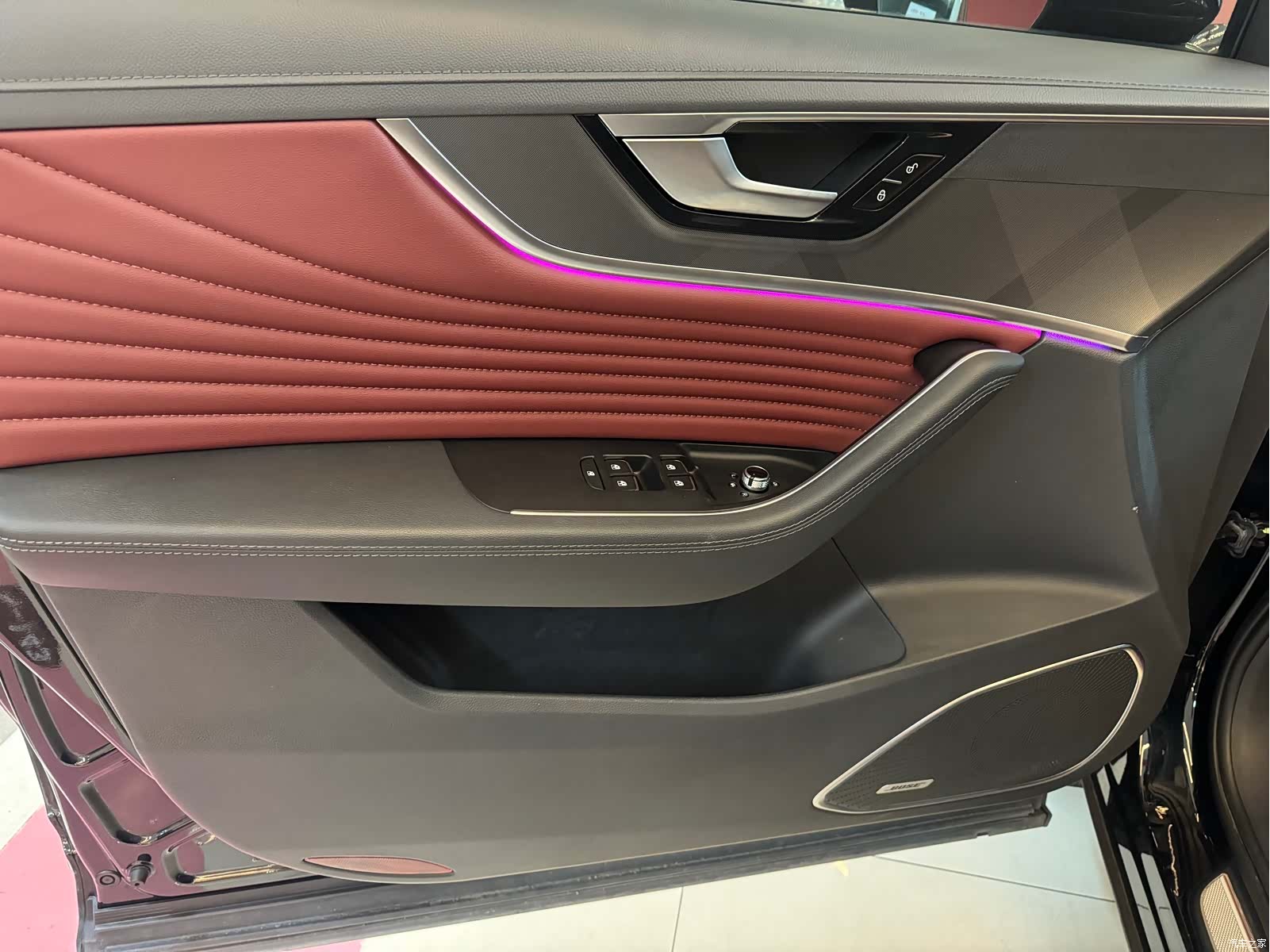 Hongqi HS5, 2023 12