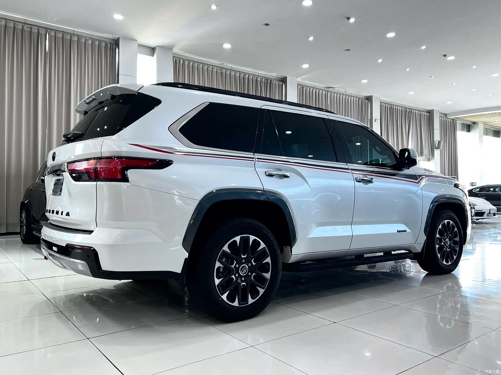 Toyota Sequoia, 2023 4