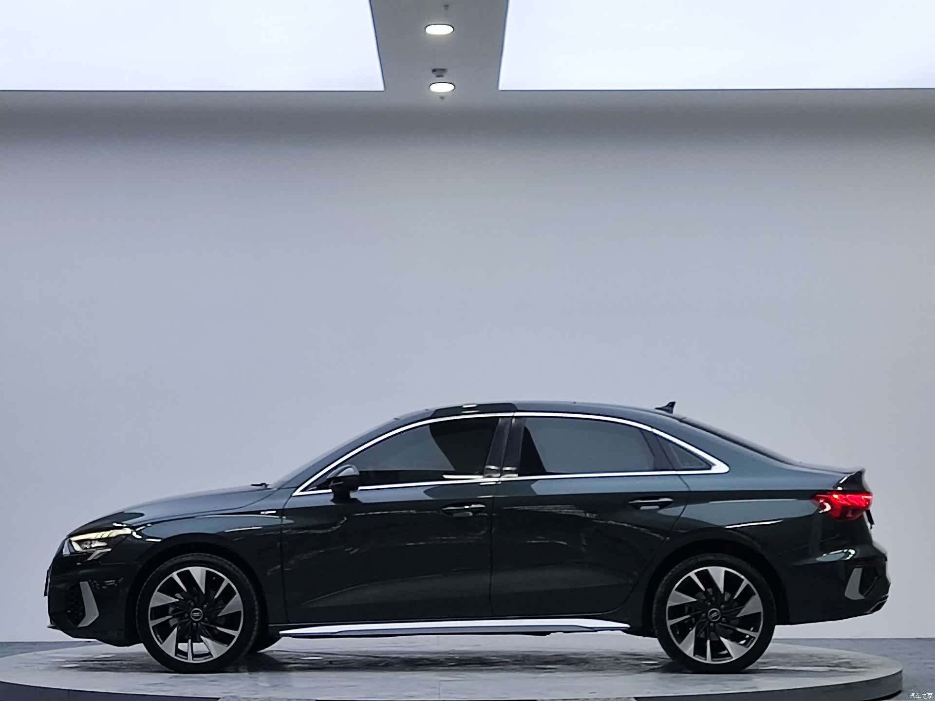 Audi A3, 2023 все фото