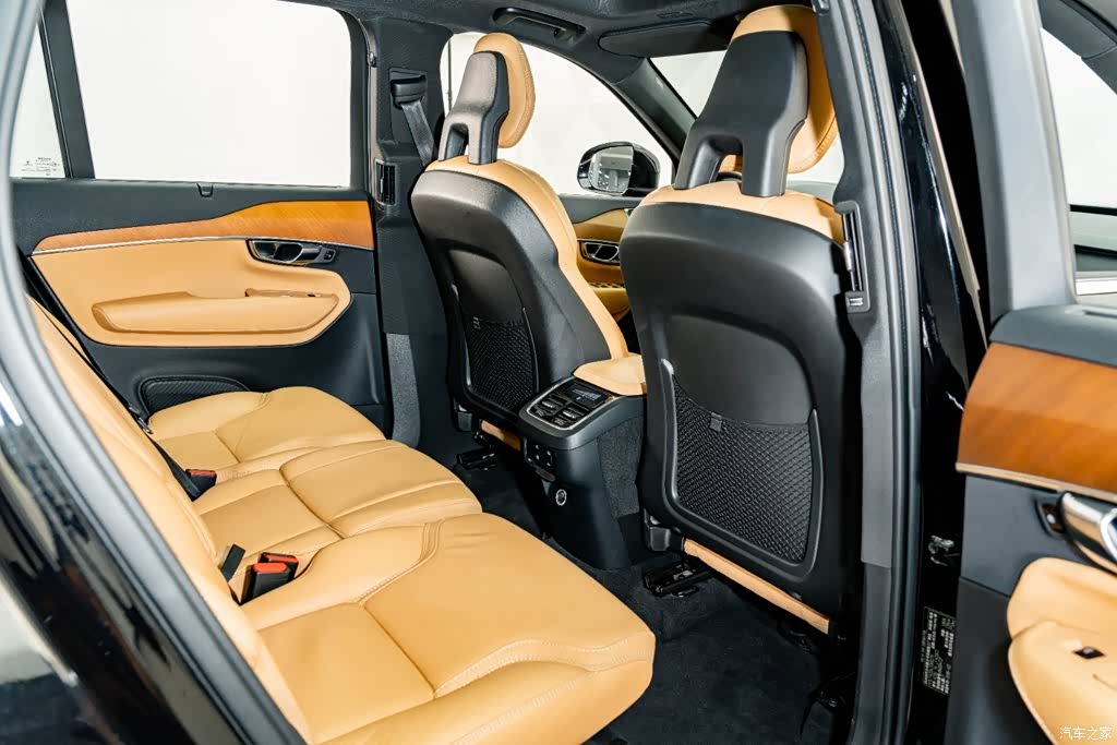 Volvo XC90, 2018 21