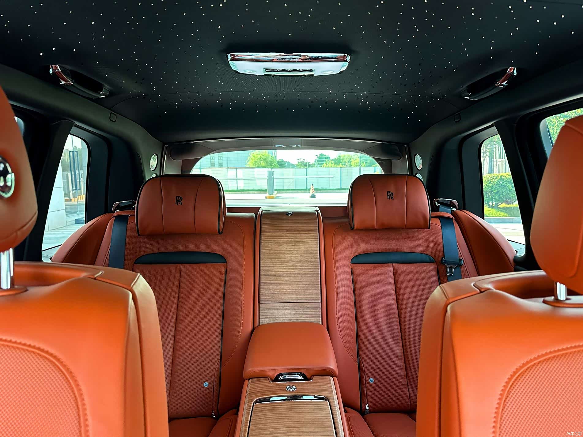 Rolls-Royce Cullinan, 2025 13