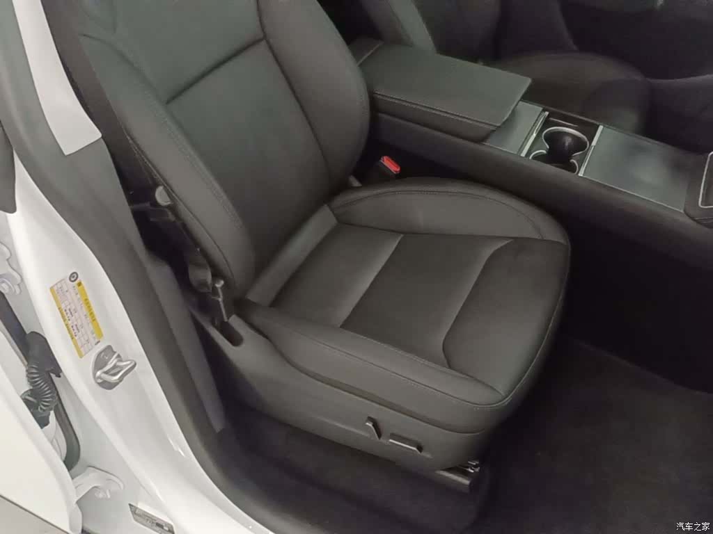 Tesla Model Y, 2025 25