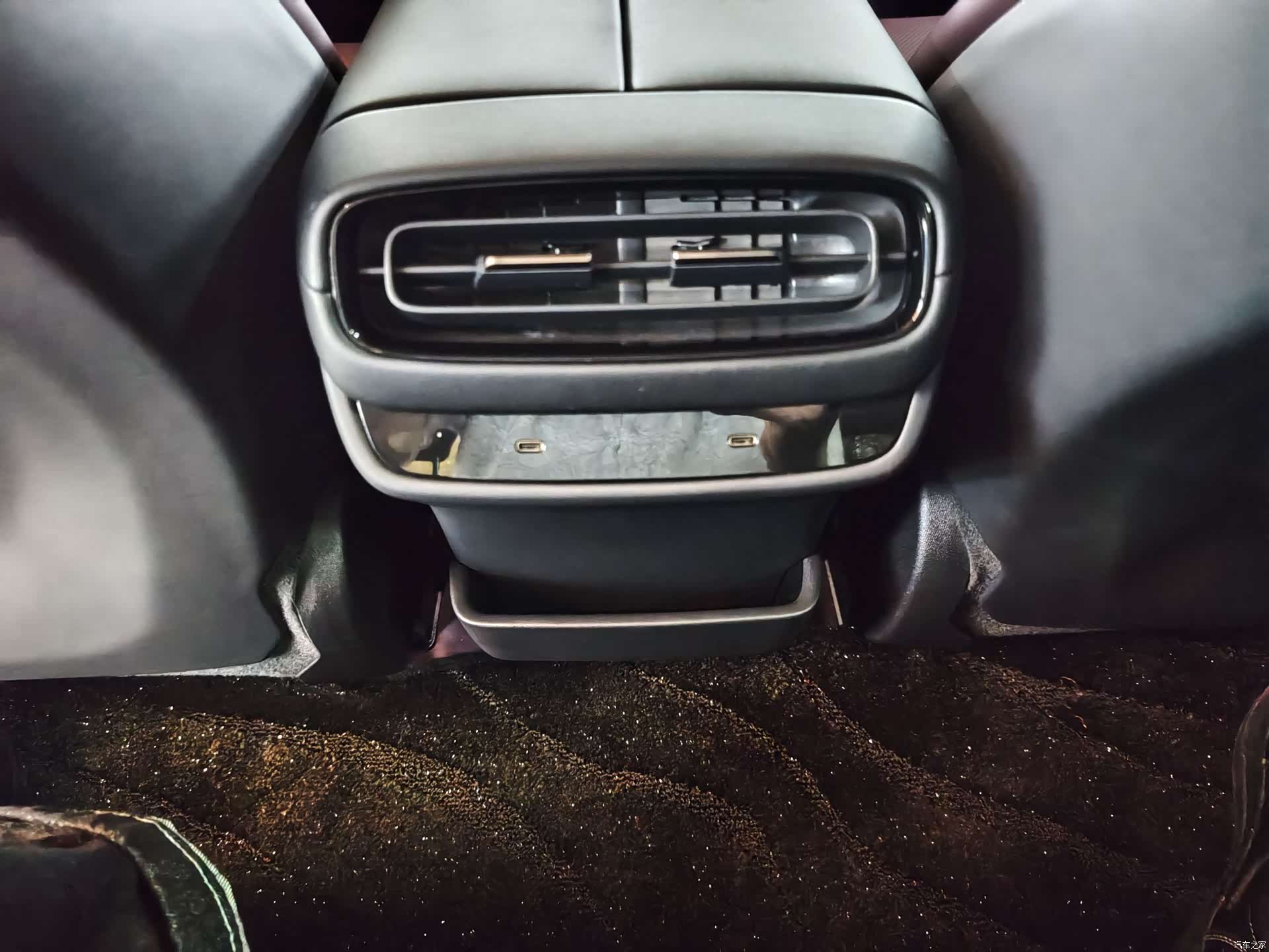 Xiaomi SU7, 2024 7