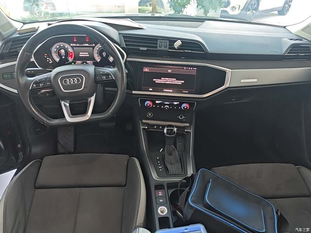 Audi Q3, 2022 10