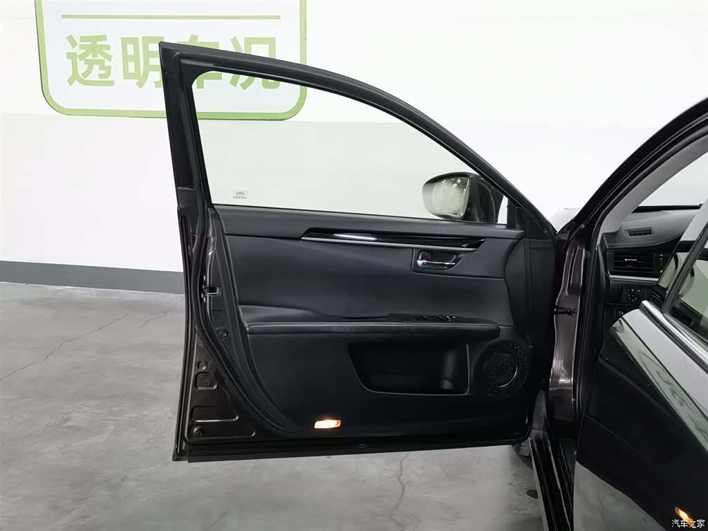 Lexus ES, 2012 8