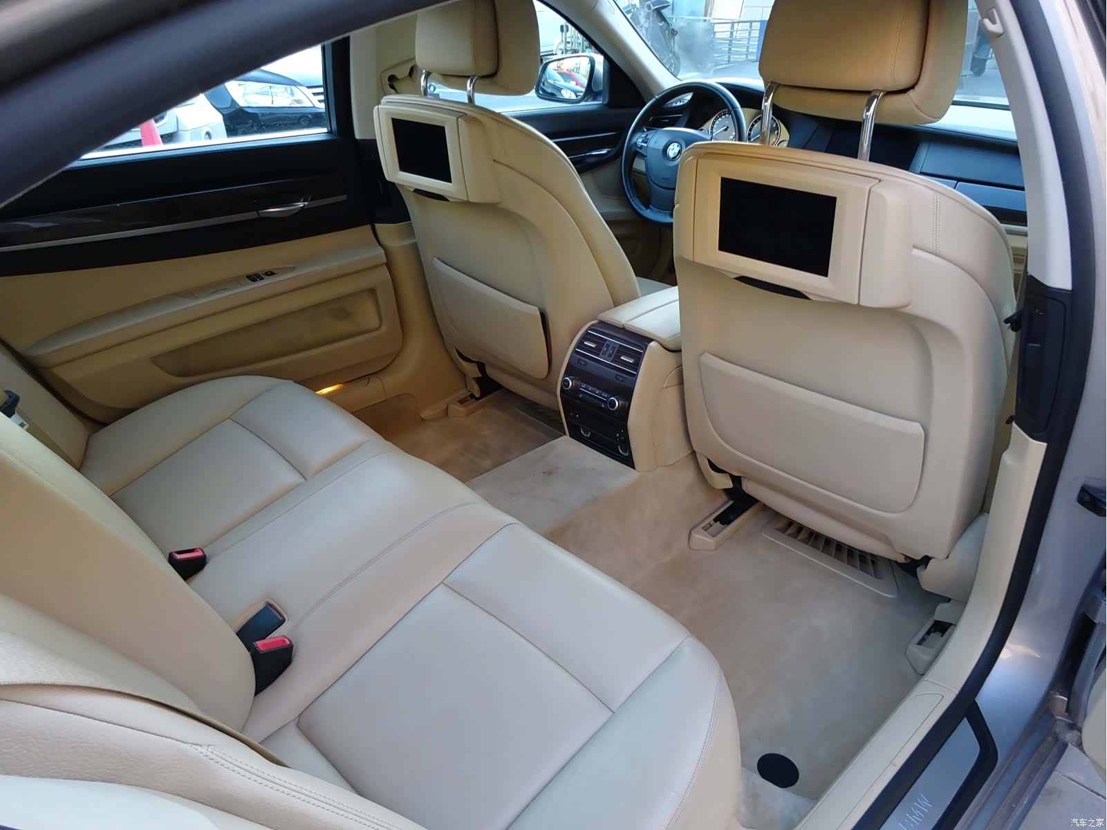 BMW 7 Series, 2011 20