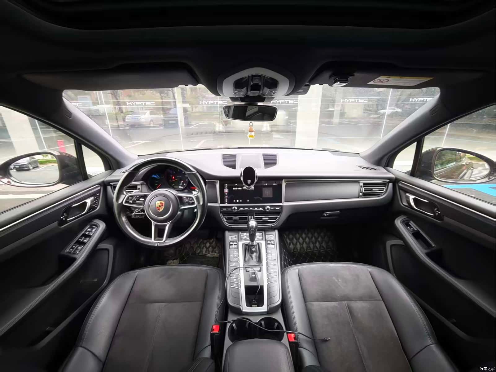 Porsche Macan, 2020 все фото