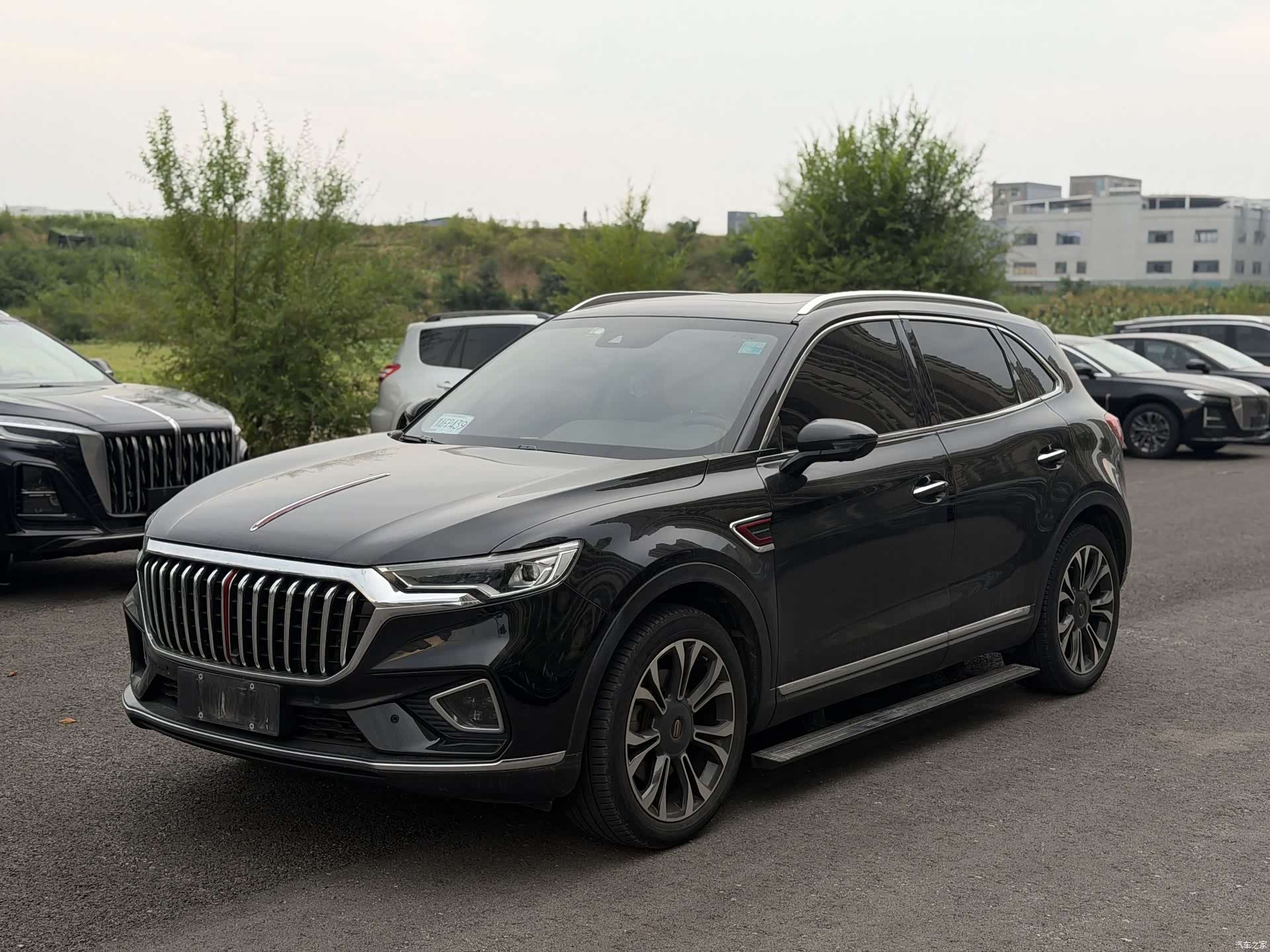 Hongqi HS5
