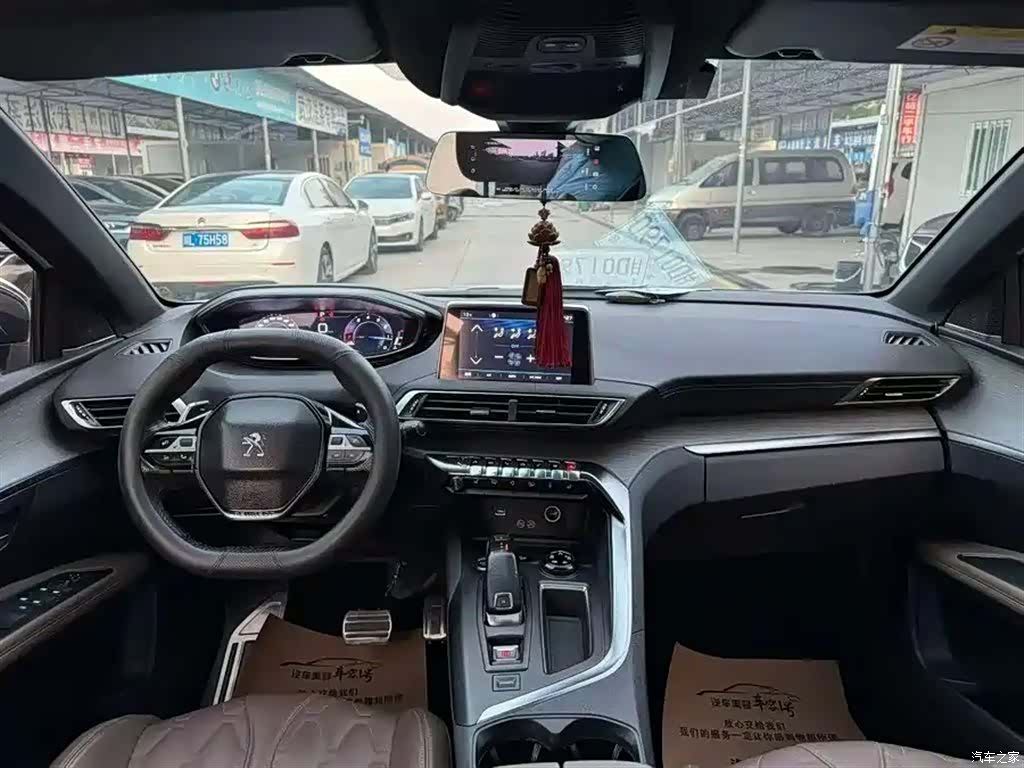 Peugeot 5008, 2017 все фото